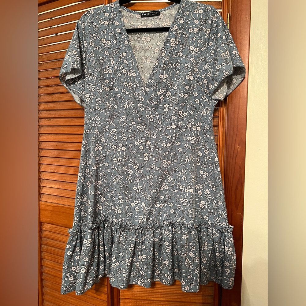 MUST GO BY 8/11: Blue floral mini dress